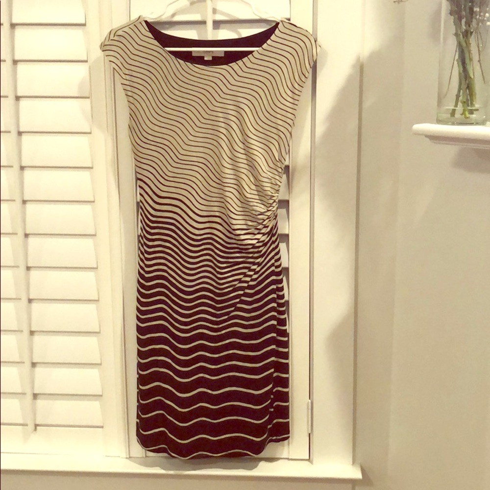 Fitted scoop neck dress